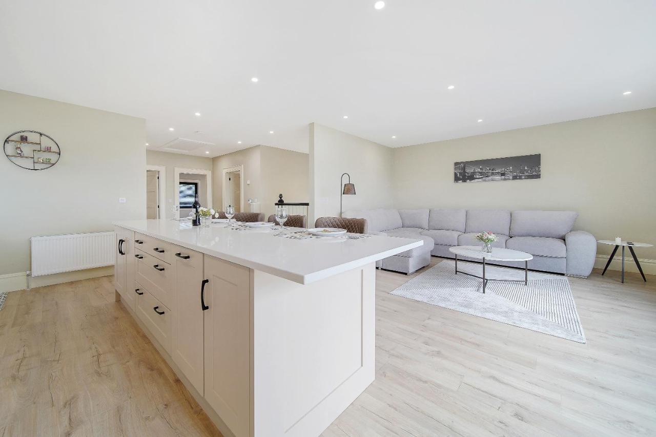 Seaview Lodge Apartment 'Sleeping 4 Guests' Rockstown Eksteriør bilde