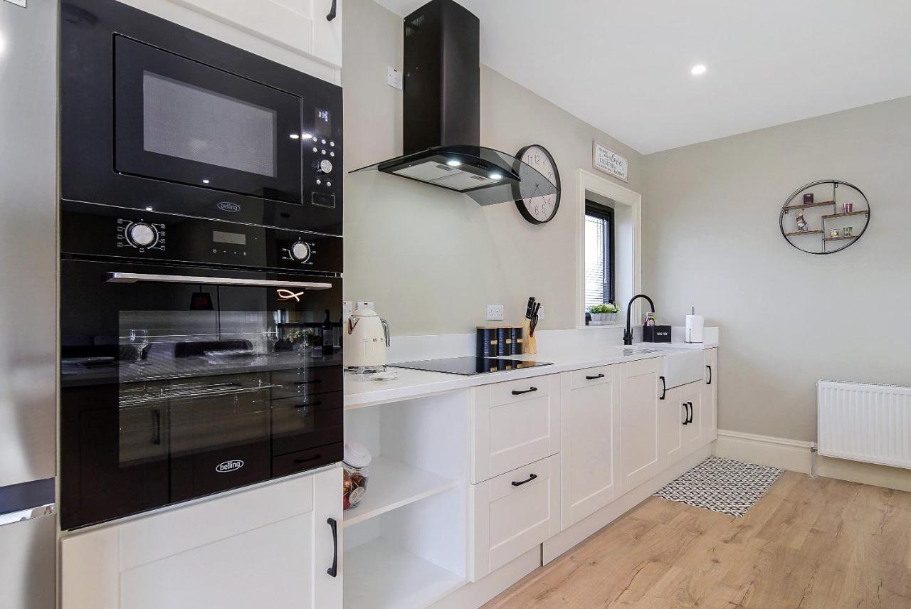 Seaview Lodge Apartment 'Sleeping 4 Guests' Rockstown Eksteriør bilde