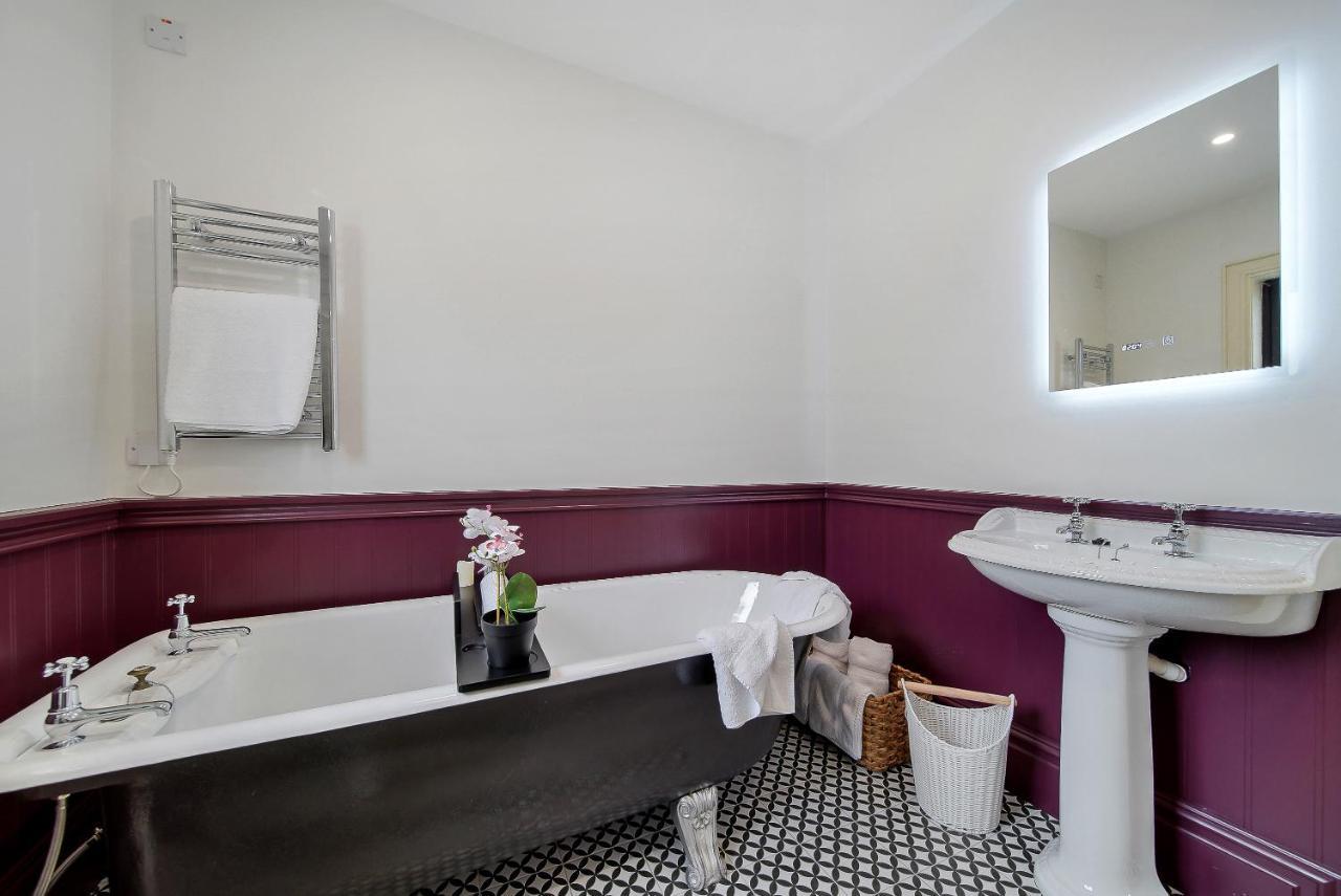 Seaview Lodge Apartment 'Sleeping 4 Guests' Rockstown Eksteriør bilde