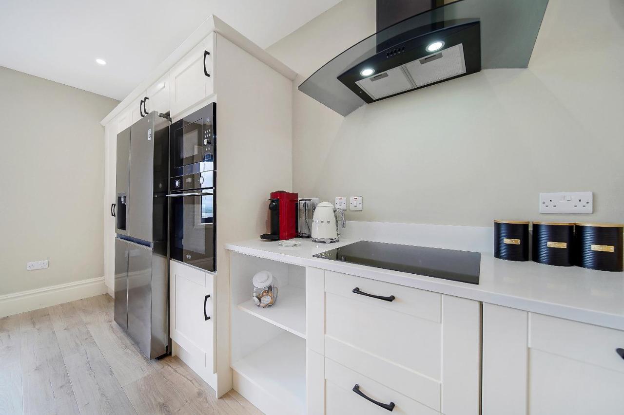 Seaview Lodge Apartment 'Sleeping 4 Guests' Rockstown Eksteriør bilde
