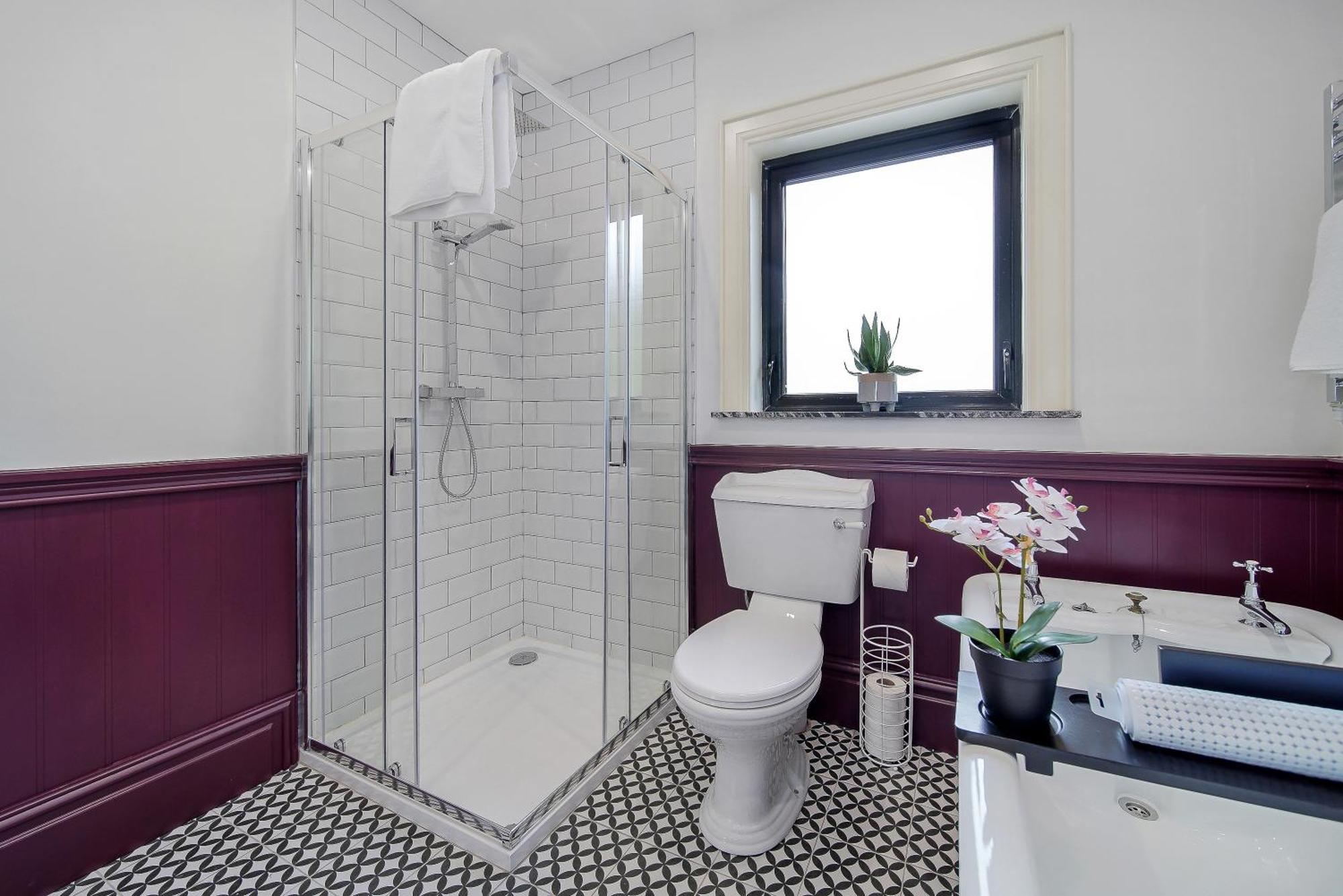 Seaview Lodge Apartment 'Sleeping 4 Guests' Rockstown Eksteriør bilde