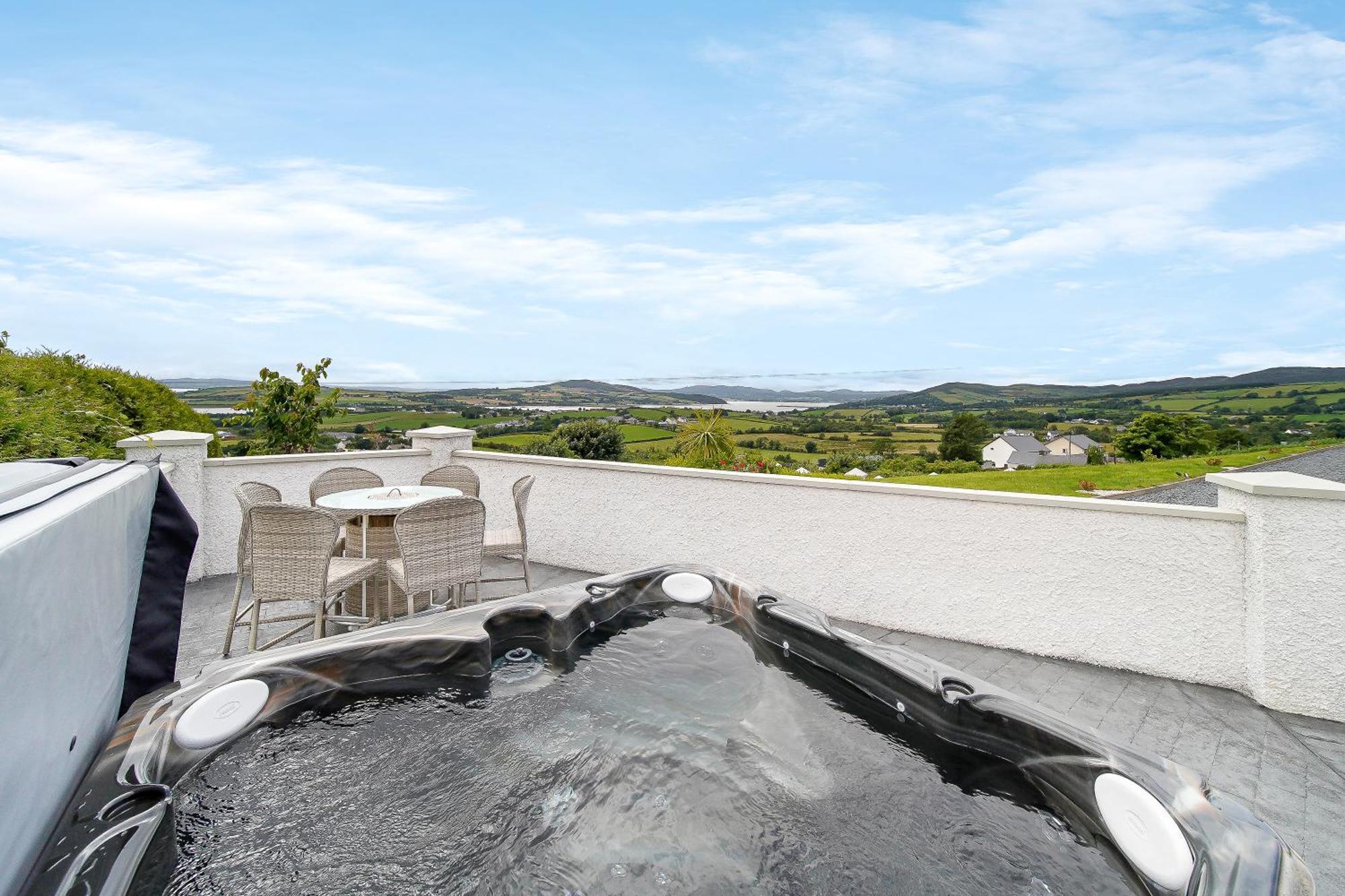 Seaview Lodge Apartment 'Sleeping 4 Guests' Rockstown Eksteriør bilde