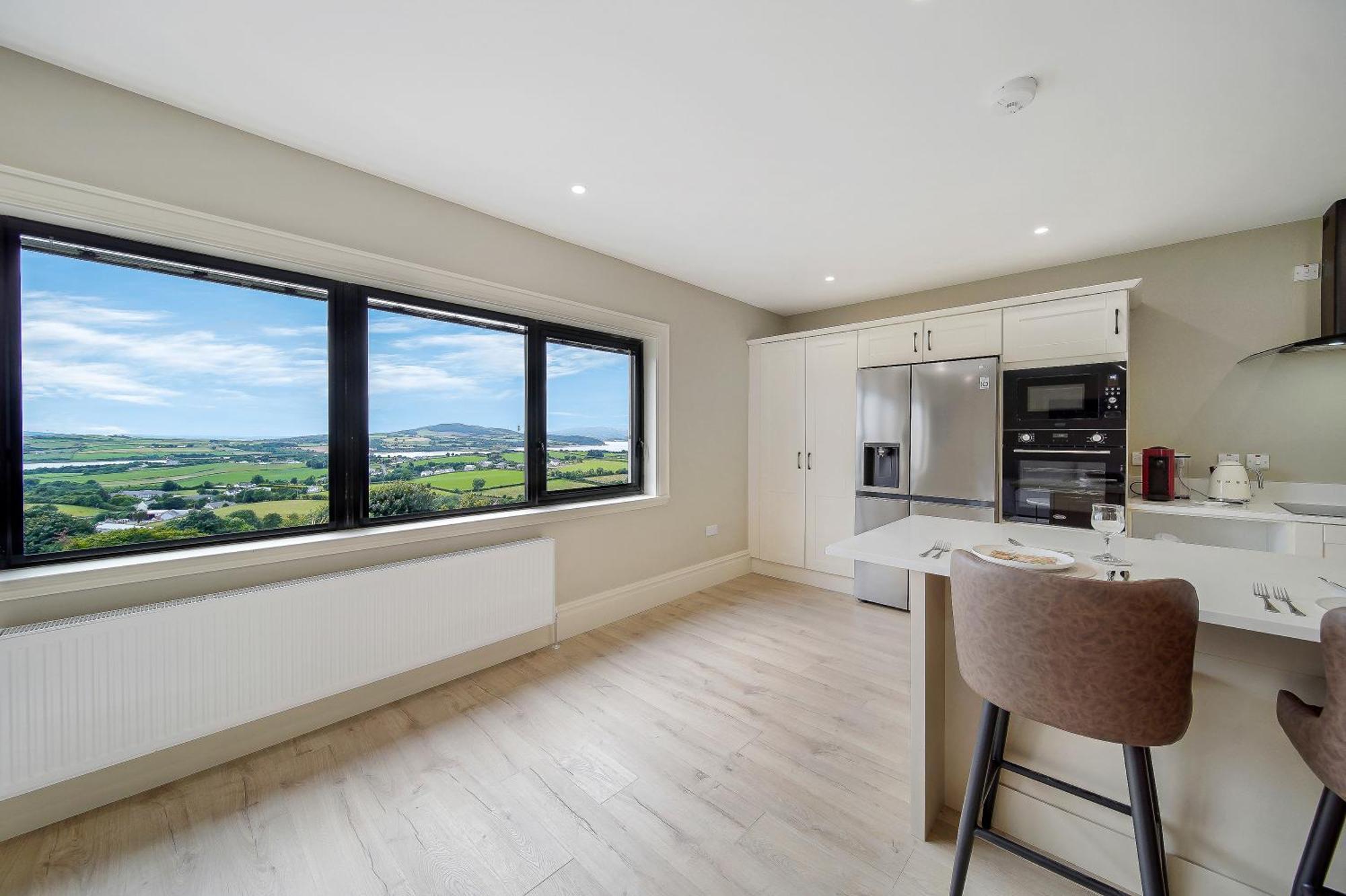 Seaview Lodge Apartment 'Sleeping 4 Guests' Rockstown Eksteriør bilde