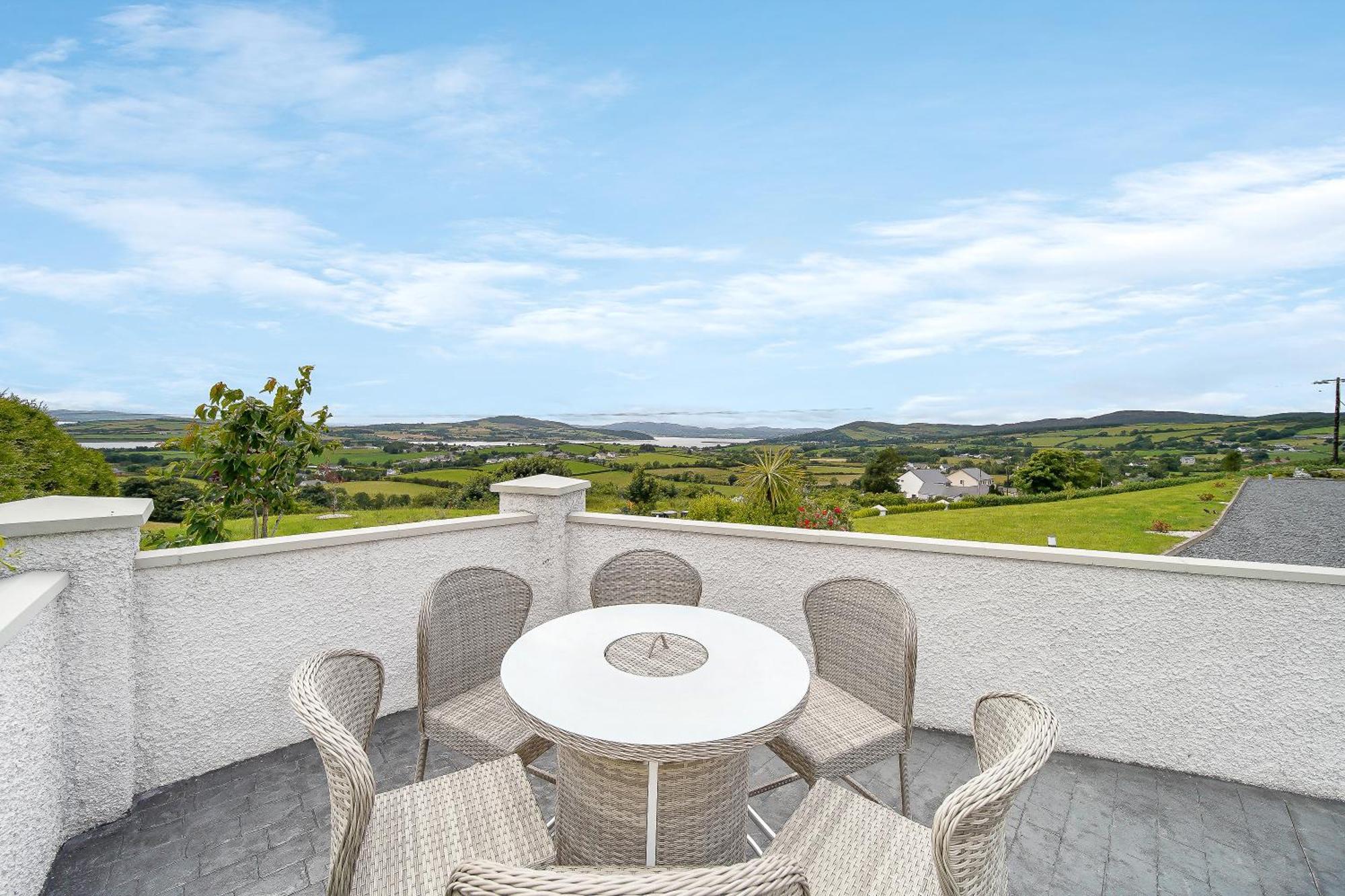 Seaview Lodge Apartment 'Sleeping 4 Guests' Rockstown Eksteriør bilde